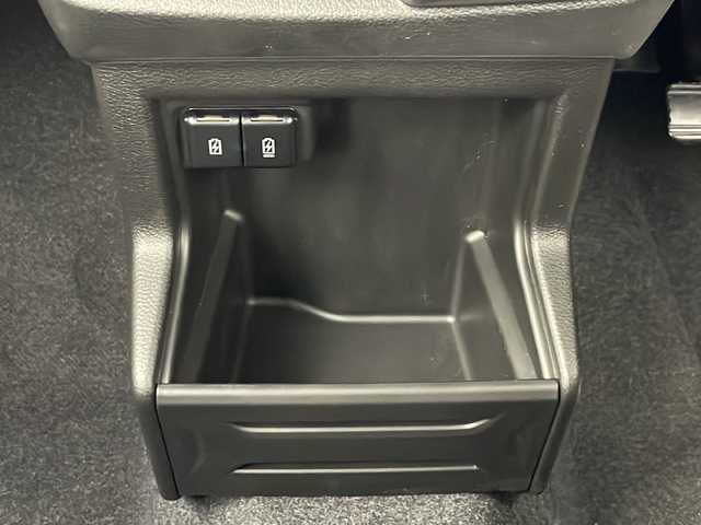 スズキ クロスビー HYBRID MZ 秋田県 2024(令6)年 0.1千km キャラバンアイボリーパールメタリック/メロウディープレッド2トーン ４WD/前席シートヒーター/後方コーナーセンサー/クルーズコントロール/車線逸脱警報/レーンキープアシスト/クリアランスソナー/衝突被害軽減システム/リアデアイサー/パドルシフト/純正AW/オートマチックハイビーム/LEDヘッドライト/スマートキー/スペアキー