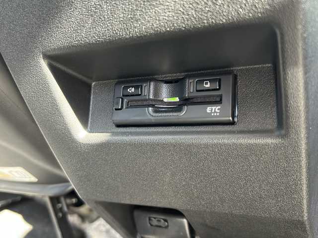 スズキ ジムニー XC 岐阜県 2023(令5)年 1.7万km ミディアムグレー 登録時走行距離：16214km/ナビ/バックカメラ/フルセグテレビ・Bluetooth/RAYSアルミホイール/シートヒーター/レーダークルーズコントロール/レーンキープアシスト/MT/４WD/ドライブレコーダー/背面タイヤ/LEDヘッドライト/オートライト/フォグライト/純正フロアマット/プッシュスタート/スマートキー