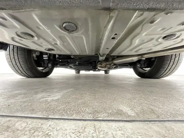 トヨタ ノア ハイブリッド Si ダブルバイビー 千葉県 2018(平30)年 5.6万km ブラック 禁煙車/トヨタセーフティセンス/・車線逸脱警報システム/・クルーズコントロール/・クリアランスソナー/・レーンディパーチャーアラート/純正10インチメモリナビ/・型番：NSZN-Z66T/・CD/DVD/Bluetooth/フルセグTV/・バックカメラ/・ビルトインETC/両側パワースライドドア/革巻きステアリング/・ステアリングスイッチ/ハーフレザーシート/・DNシートヒーター/左右独立エアコン/純正フロアマット/純正16インチAW/オートライト/・オートマチックハイビーム/・LEDヘッドライト/・LEDフォグランプ