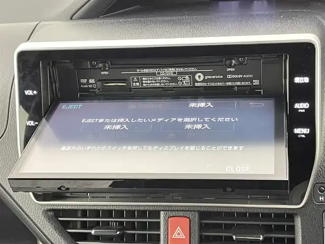 トヨタ ノア ハイブリッド Si ダブルバイビー 千葉県 2018(平30)年 5.6万km ブラック 禁煙車/トヨタセーフティセンス/・車線逸脱警報システム/・クルーズコントロール/・クリアランスソナー/・レーンディパーチャーアラート/純正10インチメモリナビ/・型番：NSZN-Z66T/・CD/DVD/Bluetooth/フルセグTV/・バックカメラ/・ビルトインETC/両側パワースライドドア/革巻きステアリング/・ステアリングスイッチ/ハーフレザーシート/・DNシートヒーター/左右独立エアコン/純正フロアマット/純正16インチAW/オートライト/・オートマチックハイビーム/・LEDヘッドライト/・LEDフォグランプ