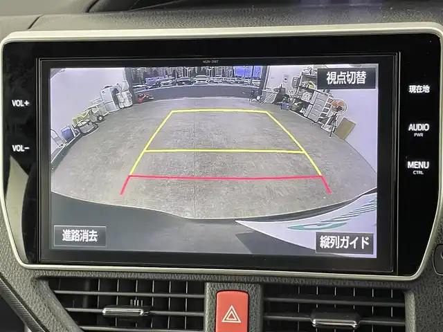 トヨタ ノア ハイブリッド Si ダブルバイビー 千葉県 2018(平30)年 5.6万km ブラック 禁煙車/トヨタセーフティセンス/・車線逸脱警報システム/・クルーズコントロール/・クリアランスソナー/・レーンディパーチャーアラート/純正10インチメモリナビ/・型番：NSZN-Z66T/・CD/DVD/Bluetooth/フルセグTV/・バックカメラ/・ビルトインETC/両側パワースライドドア/革巻きステアリング/・ステアリングスイッチ/ハーフレザーシート/・DNシートヒーター/左右独立エアコン/純正フロアマット/純正16インチAW/オートライト/・オートマチックハイビーム/・LEDヘッドライト/・LEDフォグランプ