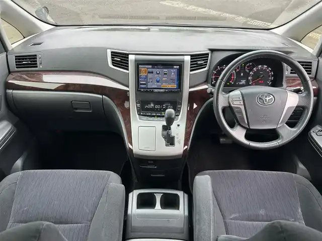 トヨタ ヴェルファイア 2．4Z 鹿児島県 2012(平24)年 13.3万km ブラック フリップダウンモニター/純正ナビ/　　CD/DVD/BT/フルセグ/左側パワースライドドア/HIDオートライト/純正18インチアルミホイール/ステアリングスイッチ/nanoeスイッチ/ECO MODEスイッチ/スマートキー