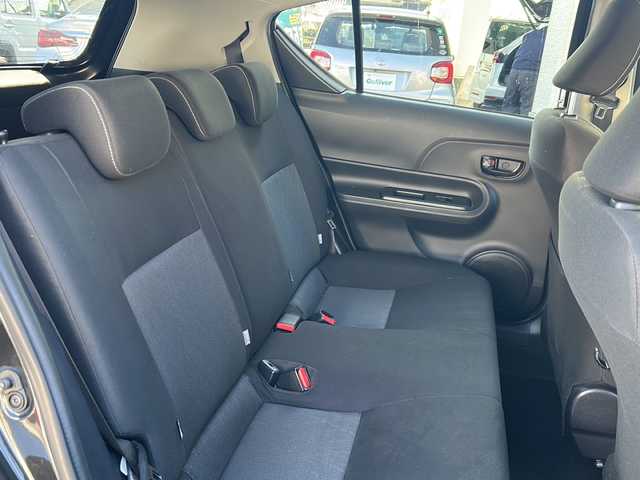 トヨタ アクア 岐阜県 2020(令2)年 4.7万km ブラックマイカ 純正ナビ/フルセグTV/AM/FM/Bluetooth/バックカメラ/ETC/プリクラッシュセーフティー/レーンディパーチャーアラート/横滑り防止装置/パーキングサポートブレーキ/クリアランスソナー/オートライト/プッシュスタート/スマートキー/純正フロアマット