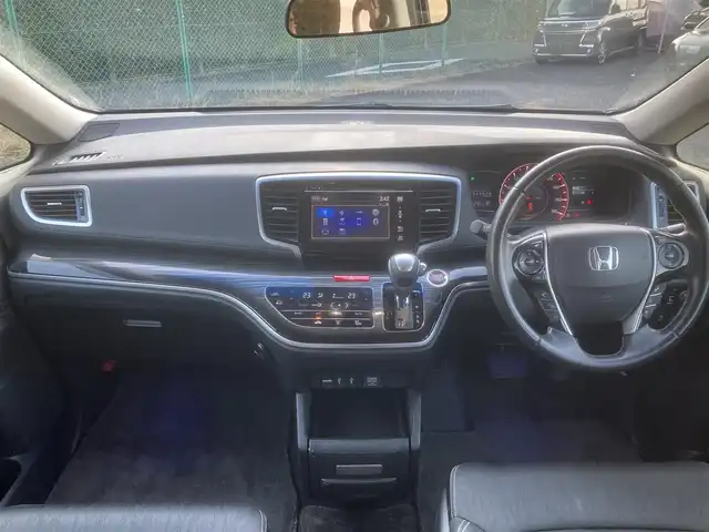 ホンダ オデッセイ アブソルート EX 埼玉県 2014(平26)年 12.4万km クリスタルブラックパール (株)IDOMが運営する【じしゃロン鳩ヶ谷店】の自社ローン対象車両になります。こちらは現金ご利用時の価格です。自社ローンご希望の方は別途その旨お申付け下さい。/登録時124018km/純正ナビ/フルセグTV/マルチビューカメラシステム/フリップダウンモニター/クルーズコントロール/衝突被害軽減システム/両側パワースライドドア/運転席パワーシート/ビルトインETC/ハーフレザーシート/キャプテンシート/オットマン/USB×2/HDMI/プッシュスタート/スマートキー/アイドリングストップ/革巻きステアリング/ステアリングリモコン/オートライト/フロントフォグランプ/パドルシフト/社外19インチAW(TRS)/ダブル/サイド/カーテンエアバッグ/ECON/ドアバイザー