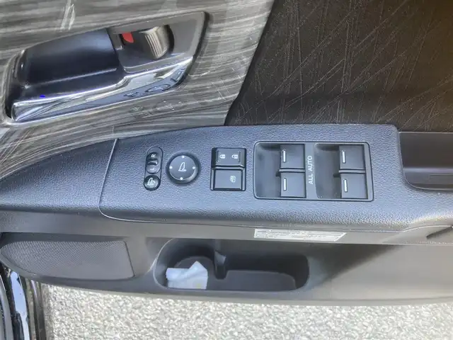 ホンダ オデッセイ アブソルート EX 埼玉県 2014(平26)年 12.4万km クリスタルブラックパール (株)IDOMが運営する【じしゃロン鳩ヶ谷店】の自社ローン対象車両になります。こちらは現金ご利用時の価格です。自社ローンご希望の方は別途その旨お申付け下さい。/登録時124018km/純正ナビ/フルセグTV/マルチビューカメラシステム/フリップダウンモニター/クルーズコントロール/衝突被害軽減システム/両側パワースライドドア/運転席パワーシート/ビルトインETC/ハーフレザーシート/キャプテンシート/オットマン/USB×2/HDMI/プッシュスタート/スマートキー/アイドリングストップ/革巻きステアリング/ステアリングリモコン/オートライト/フロントフォグランプ/パドルシフト/社外19インチAW(TRS)/ダブル/サイド/カーテンエアバッグ/ECON/ドアバイザー