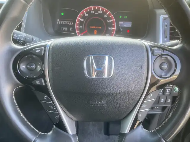 ホンダ オデッセイ アブソルート EX 埼玉県 2014(平26)年 12.4万km クリスタルブラックパール (株)IDOMが運営する【じしゃロン鳩ヶ谷店】の自社ローン対象車両になります。こちらは現金ご利用時の価格です。自社ローンご希望の方は別途その旨お申付け下さい。/登録時124018km/純正ナビ/フルセグTV/マルチビューカメラシステム/フリップダウンモニター/クルーズコントロール/衝突被害軽減システム/両側パワースライドドア/運転席パワーシート/ビルトインETC/ハーフレザーシート/キャプテンシート/オットマン/USB×2/HDMI/プッシュスタート/スマートキー/アイドリングストップ/革巻きステアリング/ステアリングリモコン/オートライト/フロントフォグランプ/パドルシフト/社外19インチAW(TRS)/ダブル/サイド/カーテンエアバッグ/ECON/ドアバイザー