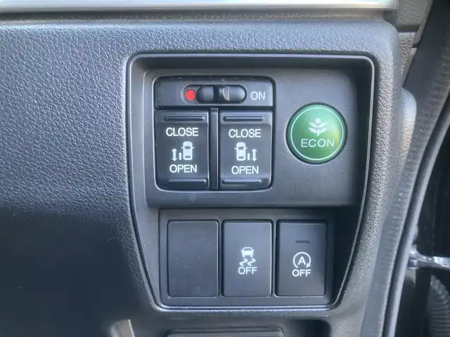 ホンダ オデッセイ アブソルート EX 埼玉県 2014(平26)年 12.4万km クリスタルブラックパール (株)IDOMが運営する【じしゃロン鳩ヶ谷店】の自社ローン対象車両になります。こちらは現金ご利用時の価格です。自社ローンご希望の方は別途その旨お申付け下さい。/登録時124018km/純正ナビ/フルセグTV/マルチビューカメラシステム/フリップダウンモニター/クルーズコントロール/衝突被害軽減システム/両側パワースライドドア/運転席パワーシート/ビルトインETC/ハーフレザーシート/キャプテンシート/オットマン/USB×2/HDMI/プッシュスタート/スマートキー/アイドリングストップ/革巻きステアリング/ステアリングリモコン/オートライト/フロントフォグランプ/パドルシフト/社外19インチAW(TRS)/ダブル/サイド/カーテンエアバッグ/ECON/ドアバイザー