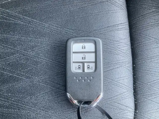 ホンダ オデッセイ アブソルート EX 埼玉県 2014(平26)年 12.4万km クリスタルブラックパール (株)IDOMが運営する【じしゃロン鳩ヶ谷店】の自社ローン対象車両になります。こちらは現金ご利用時の価格です。自社ローンご希望の方は別途その旨お申付け下さい。/登録時124018km/純正ナビ/フルセグTV/マルチビューカメラシステム/フリップダウンモニター/クルーズコントロール/衝突被害軽減システム/両側パワースライドドア/運転席パワーシート/ビルトインETC/ハーフレザーシート/キャプテンシート/オットマン/USB×2/HDMI/プッシュスタート/スマートキー/アイドリングストップ/革巻きステアリング/ステアリングリモコン/オートライト/フロントフォグランプ/パドルシフト/社外19インチAW(TRS)/ダブル/サイド/カーテンエアバッグ/ECON/ドアバイザー