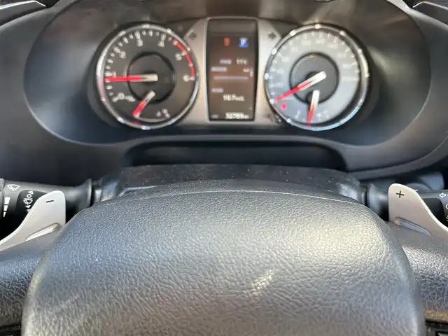 トヨタ ハイラックス Z GRスポーツ 宮城県 2022(令4)年 3.3万km アティチュードブラックマイカ プリクラッシュセーフティ/レーンディパーチャーアラート/ロードサインアシスト/先行車発進告知機能/クリアランスソナー/バックソナー/リアデフロック/アクティブトラクションコントロール/ダウンヒルアシストコントロール制御/オートLSD/8インチディスプレイオーディオ/・ナビ機能付/・Bluetooth/パノラミックビューモニター/ETC/ハーフレザーシート/革巻きステアリング/レーダークルーズコントロール/ステアリングスイッチ/パドルシフト/MTモード付AT/LEDヘッドランプ/フォグランプ/オートライト/スマートキー＆プッシュスタート/電動格納ミラー/純正フロアマット/W/サイド/カーテンエアバッグ