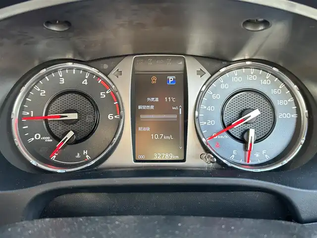 トヨタ ハイラックス Z GRスポーツ 宮城県 2022(令4)年 3.3万km アティチュードブラックマイカ プリクラッシュセーフティ/レーンディパーチャーアラート/ロードサインアシスト/先行車発進告知機能/クリアランスソナー/バックソナー/リアデフロック/アクティブトラクションコントロール/ダウンヒルアシストコントロール制御/オートLSD/8インチディスプレイオーディオ/・ナビ機能付/・Bluetooth/パノラミックビューモニター/ETC/ハーフレザーシート/革巻きステアリング/レーダークルーズコントロール/ステアリングスイッチ/パドルシフト/MTモード付AT/LEDヘッドランプ/フォグランプ/オートライト/スマートキー＆プッシュスタート/電動格納ミラー/純正フロアマット/W/サイド/カーテンエアバッグ