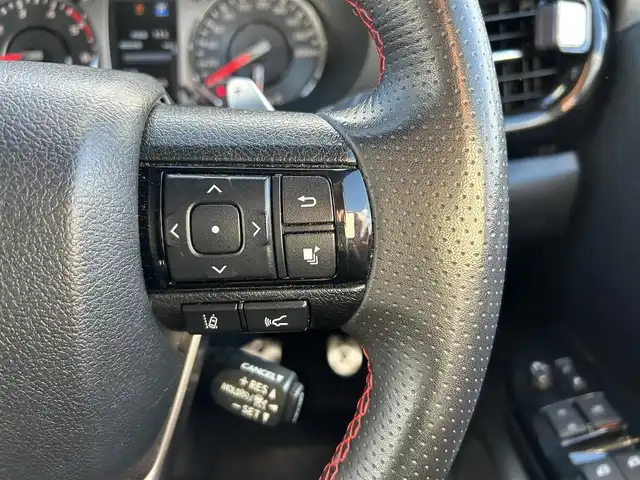 トヨタ ハイラックス Z GRスポーツ 宮城県 2022(令4)年 3.3万km アティチュードブラックマイカ プリクラッシュセーフティ/レーンディパーチャーアラート/ロードサインアシスト/先行車発進告知機能/クリアランスソナー/バックソナー/リアデフロック/アクティブトラクションコントロール/ダウンヒルアシストコントロール制御/オートLSD/8インチディスプレイオーディオ/・ナビ機能付/・Bluetooth/パノラミックビューモニター/ETC/ハーフレザーシート/革巻きステアリング/レーダークルーズコントロール/ステアリングスイッチ/パドルシフト/MTモード付AT/LEDヘッドランプ/フォグランプ/オートライト/スマートキー＆プッシュスタート/電動格納ミラー/純正フロアマット/W/サイド/カーテンエアバッグ