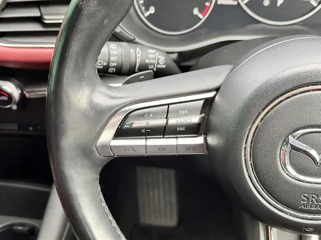 マツダ マツダ３ファストバック XD バーガンディセレクション 宮城県 2021(令3)年 8.5万km マシーングレープレミアムM BOSEサウンドシステム/360度セーフティパッケージ/・360度ビューモニター/・ドライバーモニタリング/＝＝＝/スマートブレーキサポート/AT誤発進抑制制御/全車速追従機能付レーダークルーズコントロール/クルージングトラフィックサポート/車線逸脱警報システム/レーンキープアシスト/前後側方接近車両検知/ブラインドスポットモニタリング/パーキングセンサー（フロント/リア）/ドライバーアテンションアラート/マツダコネクト8.8インチセンターディスプレイ/・CD/DVD/・Bluetooth/・フルセグTV/ヘッドアップディスプレイ/ビルトインETC/ミラー一体型ドライブレコーダー/本革シート/運転席メモリー機能付パワーシート/シートヒーター/ステアリングヒーター/革巻きステアリング/パドルシフト/ステアリングスイッチ/電動パーキングブレーキ/ブレーキホールド/アダプティブLEDヘッドランプ/オートライト/スマートキー＆プッシュスタート/電動格納ミラー/純正18インチAW/純正フロアマット/トノカバー