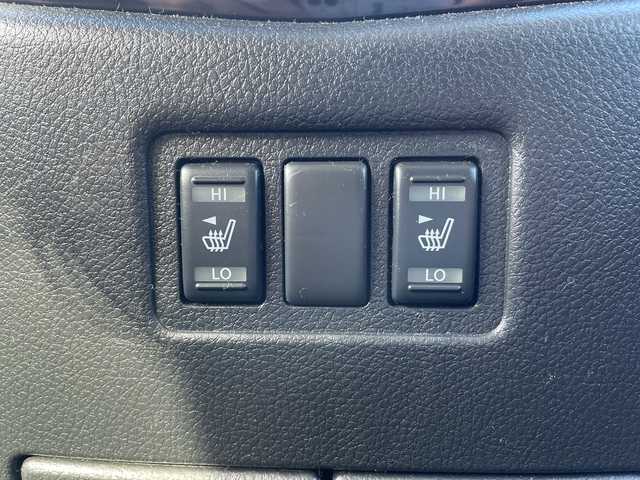 日産 エルグランド 250HWS アーバンクロム ブラックレザー 山口県 2012(平24)年 11.2万km ブリリアントホワイトパール ワンオーナー車/純正メモリナビ/Bluetooth/フルセグTV/バックカメラ/社外フリップダウンモニター/両側パワースライドドア/フロントエアロ/キセノンライト/フォグライト/オートライト/前席シートヒーター/前席パワーシート/スマートキー＆プッシュスタート/2列目オットマン/純正18インチAW/保証書・取説