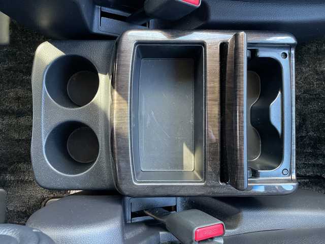 日産 エルグランド 250HWS アーバンクロム ブラックレザー 山口県 2012(平24)年 11.2万km ブリリアントホワイトパール ワンオーナー車/純正メモリナビ/Bluetooth/フルセグTV/バックカメラ/社外フリップダウンモニター/両側パワースライドドア/フロントエアロ/キセノンライト/フォグライト/オートライト/前席シートヒーター/前席パワーシート/スマートキー＆プッシュスタート/2列目オットマン/純正18インチAW/保証書・取説