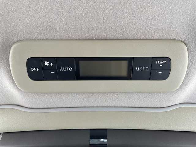 日産 エルグランド 250HWS アーバンクロム ブラックレザー 山口県 2012(平24)年 11.2万km ブリリアントホワイトパール ワンオーナー車/純正メモリナビ/Bluetooth/フルセグTV/バックカメラ/社外フリップダウンモニター/両側パワースライドドア/フロントエアロ/キセノンライト/フォグライト/オートライト/前席シートヒーター/前席パワーシート/スマートキー＆プッシュスタート/2列目オットマン/純正18インチAW/保証書・取説