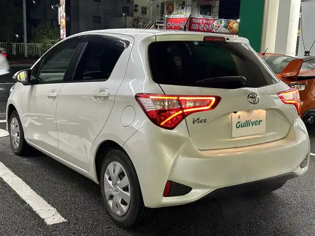 トヨタ ヴィッツ F 静岡県 2017(平29)年 2.5万km ホワイトパールクリスタルシャイン ユーザー買取車両/純正SDナビ(NSCD-W66)/　【CD/DVD/BT/ワンセグTV】/純正LEDヘッドライト/バックカメラ/スマートキー/ドライブレコーダー/スマートキー/プッシュスタート/ビルトインETC/取扱説明書/スペアキー×1
