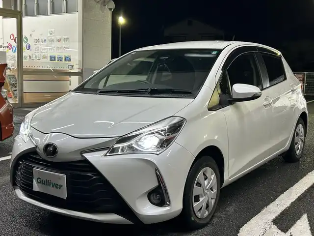 トヨタ ヴィッツ F 静岡県 2017(平29)年 2.5万km ホワイトパールクリスタルシャイン ユーザー買取車両/純正SDナビ(NSCD-W66)/　【CD/DVD/BT/ワンセグTV】/純正LEDヘッドライト/バックカメラ/スマートキー/ドライブレコーダー/スマートキー/プッシュスタート/ビルトインETC/取扱説明書/スペアキー×1