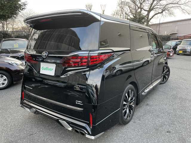 トヨタ アルファードハイブリット エグゼクティブ ラウンジ 埼玉県 2023(令5)年 2.8万km ブラック ハイブリッドモデル/4WD/モデリスタエアロキット/モデリスタフロントグリル/独立ムーンルーフ/メーカーナビゲーション/フルセグTV/JBLサウンドシステム/360カメラ/後席リアエンターテイメント/純正オプション19インチアルミ/GRパフォーマンスダンパー/GRドアスタビライザー&ブレースセット/ヘッドアップディスプレイ/アダプティブクルーズコントロール/オートハイビーム/LEDヘッドライト/デジタルインナーミラー /黒レザーシート/ETC20/シートヒーター/シートベンチレーション/ステアリングヒーター/パワーバックドア/FRコーナーセンサー/FRドライブレコーダー/ブラインドスポット/スペアタイヤ/AC100V/スペアキー/R6ディーラー点検記録簿/新車保証書/取扱説明書
