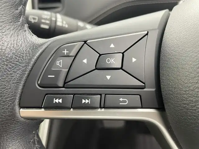 日産 セレナ ハイウェイスター Vセレクション 富山県 2018(平30)年 4.1万km ブリリアントホワイトパール 純正9インチナビ：MM518D-L/（AM/FM/CD/DVD/Bluetooth/AUX）/フルセグTV/全方位カメラ/衝突被害軽減システム/純正前方ドライブレコーダー/コーナーセンサー/両側パワースライドドア/左側ハンズフリーオートスライドドア/社外AW付スタッドレスタイヤ積込/パーキングブレーキサポート/ＵＳＢ/ETC/横滑り防止システム/アイドリングストップ/LEDヘッドライト/フォグランプ/オートライト/純正フロアマット/純正ドアバイザー/純正アルミホイール/スマートキー×2