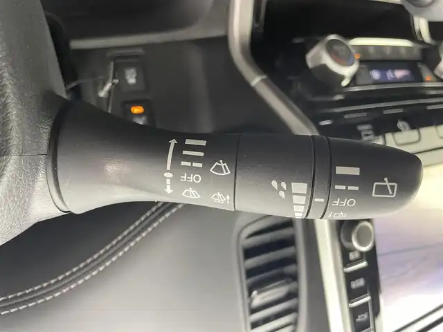 日産 セレナ ハイウェイスター Vセレクション 富山県 2018(平30)年 4.1万km ブリリアントホワイトパール 純正9インチナビ：MM518D-L/（AM/FM/CD/DVD/Bluetooth/AUX）/フルセグTV/全方位カメラ/衝突被害軽減システム/純正前方ドライブレコーダー/コーナーセンサー/両側パワースライドドア/左側ハンズフリーオートスライドドア/社外AW付スタッドレスタイヤ積込/パーキングブレーキサポート/ＵＳＢ/ETC/横滑り防止システム/アイドリングストップ/LEDヘッドライト/フォグランプ/オートライト/純正フロアマット/純正ドアバイザー/純正アルミホイール/スマートキー×2