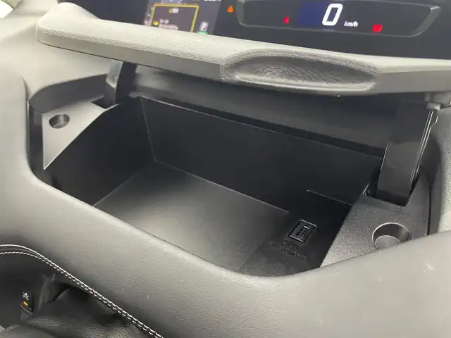 日産 セレナ ハイウェイスター Vセレクション 富山県 2018(平30)年 4.1万km ブリリアントホワイトパール 純正9インチナビ：MM518D-L/（AM/FM/CD/DVD/Bluetooth/AUX）/フルセグTV/全方位カメラ/衝突被害軽減システム/純正前方ドライブレコーダー/コーナーセンサー/両側パワースライドドア/左側ハンズフリーオートスライドドア/社外AW付スタッドレスタイヤ積込/パーキングブレーキサポート/ＵＳＢ/ETC/横滑り防止システム/アイドリングストップ/LEDヘッドライト/フォグランプ/オートライト/純正フロアマット/純正ドアバイザー/純正アルミホイール/スマートキー×2