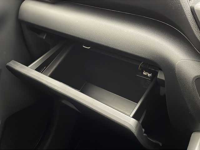 トヨタ ライズ G 宮崎県 2020(令2)年 3.1万km シャイニングホワイトパール 禁煙車/衝突被害軽減ブレーキ/純正ナビTV/（NSZT-W68T/CD/DVD/Bluetooth/フルセグTV)/純正LEDオートライト/純正16インチアルミ/純正セキュリティアラーム/純正フロアマット/パノラミックビューモニター/ブラインドスポットモニター/クリアランスソナー/ウインカードアミラー/ドライブレコーダー/オート電動格納ミラー/リアプライバシーガラス/オートエアコン/スマートキー/プッシュエンジンスタート/スペアキー/新車時保証書/取扱い説明書