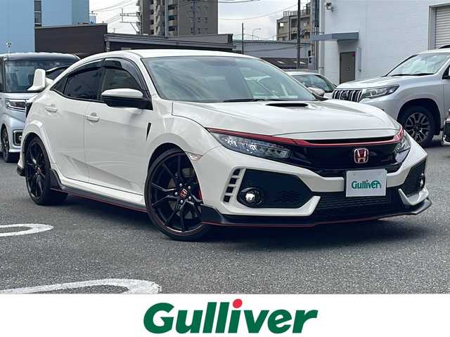 ホンダ シビック タイプR 福岡県 2018(平30)年 2.9万km 白 純正ナビ（Gathers)/クルーズコントロール（追従なし）/CD・DVD再生機能あり/エアロパーツ（フロント・リアアンダー）/ETC/社外カメラ（バックカメラ）/ミュージックプレイヤー接続（ipod)/TV(フルセグ）/純正フロアマット/USB入力端子/純正アルミホイール/盗難防止装置/LEDオートライト/エアバッグ（運転席・助手席）/取扱説明書/保証書/布系シート