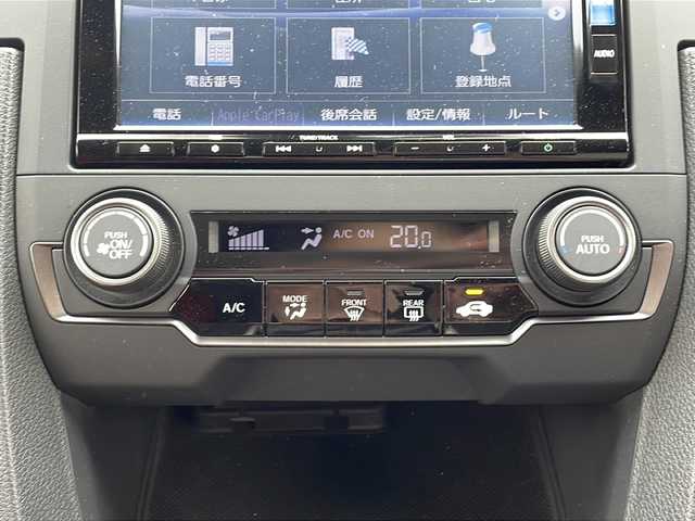 ホンダ シビック タイプR 福岡県 2018(平30)年 2.9万km 白 純正ナビ（Gathers)/クルーズコントロール（追従なし）/CD・DVD再生機能あり/エアロパーツ（フロント・リアアンダー）/ETC/社外カメラ（バックカメラ）/ミュージックプレイヤー接続（ipod)/TV(フルセグ）/純正フロアマット/USB入力端子/純正アルミホイール/盗難防止装置/LEDオートライト/エアバッグ（運転席・助手席）/取扱説明書/保証書/布系シート