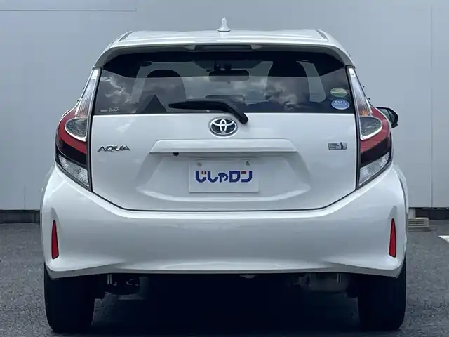 トヨタ アクア S 埼玉県 2020(令2)年 11.4万km スーパーホワイトⅡ (株)IDOMが運営する【じしゃロン鳩ヶ谷店】の自社ローン専用車両になりますこちらは現金またはオートローンご利用時の価格です。自社ローンご希望の方は別途その旨お申付け下さい/純正ナビ/・TV/AM/FM/CD/SD/BT/バックカメラ/ETC/ドラレコ/ステアリングスイッチ/オートエアコン/リモコンキー/スペアキー/純正フロアマット/電動格納ミラー