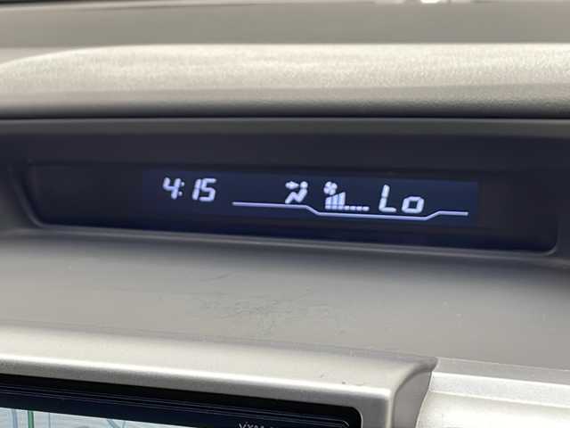 ホンダ ステップワゴン スパーダ Z クールスピリット 千葉県 2015(平27)年 11.5万km プレミアムスパークルブラックパール 純正SDナビ【VXM-155VFNi】/（ＴＶ／Ｂｌｕｅｔｏｏｔｈ／ＦＭ／ＡＭ／ＣＤ／ＤＶＤ／ＳＤ）/スマートキー(1本)/両側パワースライドドア/バックカメラ/ＥＴＣ/フォグランプ/クルーズコントロール/純正17インチアルミホイール/純正フロアマット/オートライト/パドルシフト/ステアリングスイッチ/ハーフレザーシート/ドアバイザー/電動格納ウィンカーミラー/横滑り防止装置