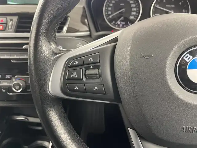 ＢＭＷ Ｘ１ xDrive 18d xライン 道央・札幌 2018(平30)年 5.1万km ミネラルホワイト ・４WD/ディーゼルターボ/・インテリジェントセーフティ/・衝突回避・被害軽減ブレーキ/・ダイナミック・スタビリティ・コントロール/・純正メーカーナビ/・DVD.CD.フルセグ.Bluetooth/・バックカメラ /USB/・パワーバックドア /レザーシート/・運転席+助手席パワーシート/シートヒーター/・ドライブレコーダー360度/・LEDライト/オートライト/・ルームミラー一体型　ETC/・スタッドレスタイヤ積込