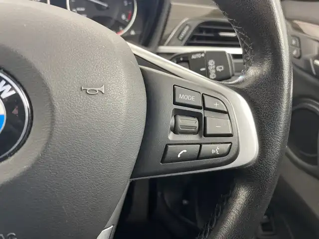 ＢＭＷ Ｘ１ xDrive 18d xライン 道央・札幌 2018(平30)年 5.1万km ミネラルホワイト ・４WD/ディーゼルターボ/・インテリジェントセーフティ/・衝突回避・被害軽減ブレーキ/・ダイナミック・スタビリティ・コントロール/・純正メーカーナビ/・DVD.CD.フルセグ.Bluetooth/・バックカメラ /USB/・パワーバックドア /レザーシート/・運転席+助手席パワーシート/シートヒーター/・ドライブレコーダー360度/・LEDライト/オートライト/・ルームミラー一体型　ETC/・スタッドレスタイヤ積込