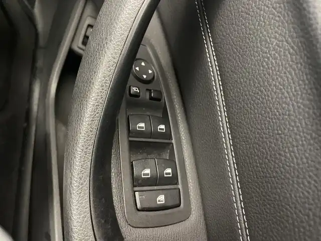 ＢＭＷ Ｘ１ xDrive 18d xライン 道央・札幌 2018(平30)年 5.1万km ミネラルホワイト ・４WD/ディーゼルターボ/・インテリジェントセーフティ/・衝突回避・被害軽減ブレーキ/・ダイナミック・スタビリティ・コントロール/・純正メーカーナビ/・DVD.CD.フルセグ.Bluetooth/・バックカメラ /USB/・パワーバックドア /レザーシート/・運転席+助手席パワーシート/シートヒーター/・ドライブレコーダー360度/・LEDライト/オートライト/・ルームミラー一体型　ETC/・スタッドレスタイヤ積込