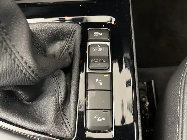 ＢＭＷ Ｘ１ xDrive 18d xライン 道央・札幌 2018(平30)年 5.1万km ミネラルホワイト ・４WD/ディーゼルターボ/・インテリジェントセーフティ/・衝突回避・被害軽減ブレーキ/・ダイナミック・スタビリティ・コントロール/・純正メーカーナビ/・DVD.CD.フルセグ.Bluetooth/・バックカメラ /USB/・パワーバックドア /レザーシート/・運転席+助手席パワーシート/シートヒーター/・ドライブレコーダー360度/・LEDライト/オートライト/・ルームミラー一体型　ETC/・スタッドレスタイヤ積込