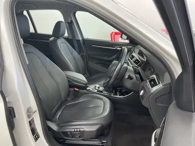 ＢＭＷ Ｘ１ xDrive 18d xライン 道央・札幌 2018(平30)年 5.1万km ミネラルホワイト ・４WD/ディーゼルターボ/・インテリジェントセーフティ/・衝突回避・被害軽減ブレーキ/・ダイナミック・スタビリティ・コントロール/・純正メーカーナビ/・DVD.CD.フルセグ.Bluetooth/・バックカメラ /USB/・パワーバックドア /レザーシート/・運転席+助手席パワーシート/シートヒーター/・ドライブレコーダー360度/・LEDライト/オートライト/・ルームミラー一体型　ETC/・スタッドレスタイヤ積込