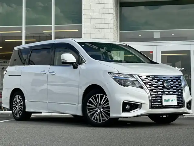 日産 エルグランド 250ハイウェイスターS 兵庫県 2021(令3)年 5.3万km ピュアホワイトパール 純正ナビ/デジタルインナーミラー/BT接続/バックカメラ/ETC/ワンセグTV/両側パワースライドドア/衝突軽減ブレーキ/コーナーセンサー/ドアバイザー/プロパイロット/LEDヘッドライト/オートライト/オートマチックハイビーム/ハーフレザーシート/スペアキー/純正18インチAW
