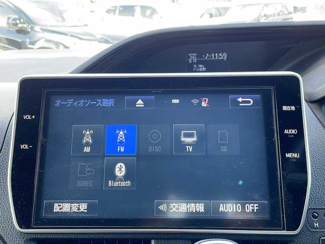 トヨタ ノア Si ダブルバイビー 長野県 2016(平28)年 12.1万km ホワイトパールクリスタルシャイン 車高調/純正10インチナビ/（NSZN-Z66T）/BluetoothAudio/ステアリングスイッチ/フルセグTV/バックカメラ/社外18インチアルミホイール/両側パワースライドドア/オートマチックハイビーム/クルーズコントロール/ハーフレザーシート/純正ビルトインETC/アイドリングストップ/衝突軽減ブレーキ/LEDヘッドライト/ウインカーミラー/スマートキー/オートライト