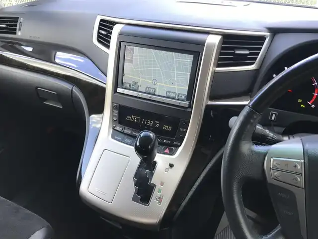 トヨタ ヴェルファイア 2．4Z ゴールデンアイズ 栃木県 2012(平24)年 12.9万km ホワイトパールクリスタルシャイン 株)IDOMが運営する【じしゃロン小山店】の自社ローン専用車両になります。こちらは現金またはオートローンご利用時の価格です。自社ローンご希望の方は別途その旨お申付け下さい//禁煙車/純正フルセグナビ/（CD/DVD/AM/FMラジオ）/(Bluetooth)/スマートキー/プッシュスタート/バックカメラ/ＥＴＣ/両側パワースライドドア/クルーズコントロール/フリップダウンモニター/コーナーセンサー/パワーバックドア/オットマン/ステアリングリモコン/電動格納ドアミラー/パワーウインドウ/オートライト/自動防眩ミラー