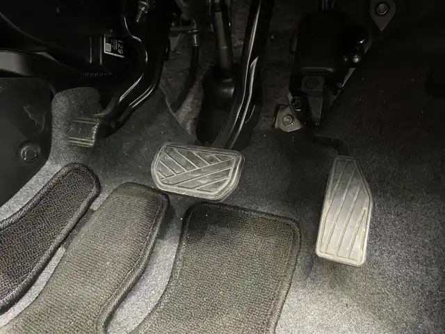 スズキ ワゴンＲ HYBRID FX 鹿児島県 2021(令3)年 4.1万km ピュアホワイトP ナビ(CD/DVD/Bluetooth/フルセグTV)　/バックカメラ　/デュアルカメラブレーキサポート　/誤発進抑制機能　/運転席シートヒーター　/前後ドライブレコーダー　/後方コーナーセンサー/フロアマット　/オートライト　/オートマチックハイビーム　/純正ドアバイザー　/電格ミラー/ヘッドライトレベライザー