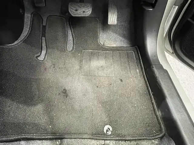 スズキ ワゴンＲ HYBRID FX 鹿児島県 2021(令3)年 4.1万km ピュアホワイトP ナビ(CD/DVD/Bluetooth/フルセグTV)　/バックカメラ　/デュアルカメラブレーキサポート　/誤発進抑制機能　/運転席シートヒーター　/前後ドライブレコーダー　/後方コーナーセンサー/フロアマット　/オートライト　/オートマチックハイビーム　/純正ドアバイザー　/電格ミラー/ヘッドライトレベライザー