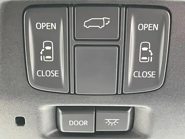 トヨタ ヴェルファイア Z Gエディション 福岡県 2020(令2)年 4万km ブラック フリップダウンモニター/純正１０インチナビ（ＮＳＺＮ－Ｚ６８Ｔ）/フルセグTV/CD/DVD/BT/SD/AM/FM/バックカメラ/黒革シート/衝突軽減/パワーバックドア/両側パワースライドドア/ステアリングヒーター/シートヒーター/エアシート/ＬＴＡ/クリアランスソナー/レーダークルーズコントロール/純正AW/シートメモリー/前席パワーシート/LEDオートライト/オートハイビーム/オットマン/ビルトインETC/電動パーキング/ブレーキホールド/スマートキー/プッシュスタート