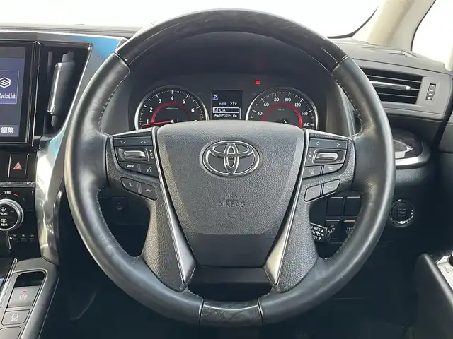 トヨタ ヴェルファイア Z Gエディション 福岡県 2020(令2)年 4万km ブラック フリップダウンモニター/純正１０インチナビ（ＮＳＺＮ－Ｚ６８Ｔ）/フルセグTV/CD/DVD/BT/SD/AM/FM/バックカメラ/黒革シート/衝突軽減/パワーバックドア/両側パワースライドドア/ステアリングヒーター/シートヒーター/エアシート/ＬＴＡ/クリアランスソナー/レーダークルーズコントロール/純正AW/シートメモリー/前席パワーシート/LEDオートライト/オートハイビーム/オットマン/ビルトインETC/電動パーキング/ブレーキホールド/スマートキー/プッシュスタート