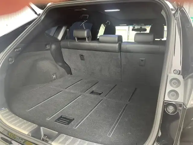 トヨタ ハリアー エレガンス 愛知県 2017(平29)年 9.2万km ブラック パノラマムーンルーフ〈MOP〉/プリクラッシュセーフティシステムSET〈MOP〉/・ミリ波レーダープリクラッシュセーフティ/・レーダークルーズコントロール/・インテリジェントクリアランスソナー/ALPINEハリアー専用ナビ〈BIG-X　EX9V〉/・DVD／Bluetooth／地デジTV/バックカメラ/合皮＆ファブリックコンビシート/運転席パワーシート/LEDヘッドライト＆フォグランプ/コムテック製前後ドライブレコーダー〈AG422-DRC〉/純正17インチAW/スマートキー＆プッシュスタート