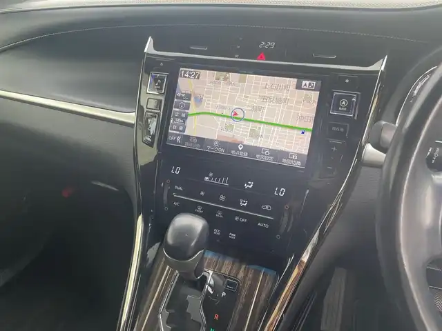 トヨタ ハリアー エレガンス 愛知県 2017(平29)年 9.2万km ブラック パノラマムーンルーフ〈MOP〉/プリクラッシュセーフティシステムSET〈MOP〉/・ミリ波レーダープリクラッシュセーフティ/・レーダークルーズコントロール/・インテリジェントクリアランスソナー/ALPINEハリアー専用ナビ〈BIG-X　EX9V〉/・DVD／Bluetooth／地デジTV/バックカメラ/合皮＆ファブリックコンビシート/運転席パワーシート/LEDヘッドライト＆フォグランプ/コムテック製前後ドライブレコーダー〈AG422-DRC〉/純正17インチAW/スマートキー＆プッシュスタート