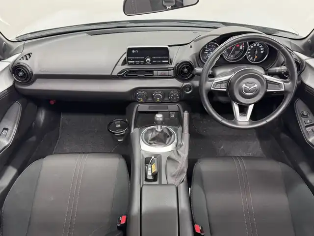 マツダ ロードスター S 三重県 2019(平31)年 3.8万km セラミックM プレミアムガソリン/FR/6F/純正 ラジオチューナー/（FM/AM/USB/AUX）/ビルトイン ETC（助手席シート背面）/i-ACTIVSENSE/リスク警報/・車線逸脱警報（LDWS）/・ブラインドスポットモニタリング（BSM）/事故回避支援/・スマートシティブレーキサポート（前進）/装備/・ファブリックシート/・マニュアルエアコン/・オートライト/・ハイビームコントロール（HBC）/・オートワイパー/・ステアリングスイッチ/・プッシュスタート/・純正16inAW/・クロス（布）ルーフ：黒/・本革巻きステアリング/など