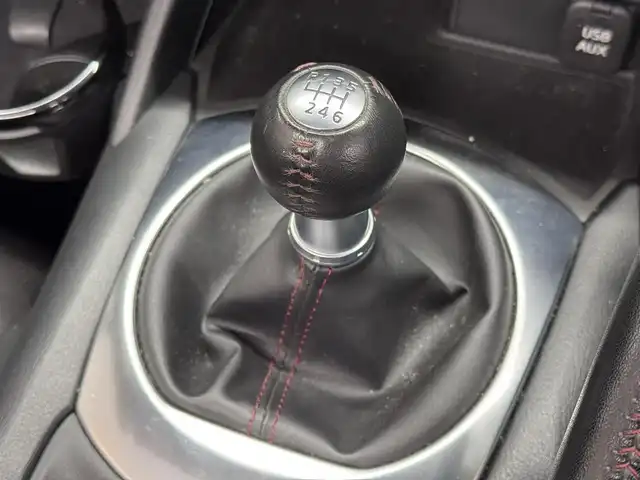 マツダ ロードスター S 三重県 2019(平31)年 3.8万km セラミックM プレミアムガソリン/FR/6F/純正 ラジオチューナー/（FM/AM/USB/AUX）/ビルトイン ETC（助手席シート背面）/i-ACTIVSENSE/リスク警報/・車線逸脱警報（LDWS）/・ブラインドスポットモニタリング（BSM）/事故回避支援/・スマートシティブレーキサポート（前進）/装備/・ファブリックシート/・マニュアルエアコン/・オートライト/・ハイビームコントロール（HBC）/・オートワイパー/・ステアリングスイッチ/・プッシュスタート/・純正16inAW/・クロス（布）ルーフ：黒/・本革巻きステアリング/など