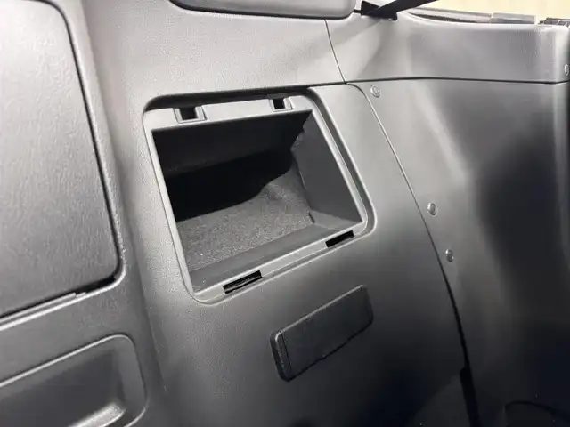 マツダ ロードスター S 三重県 2019(平31)年 3.8万km セラミックM プレミアムガソリン/FR/6F/純正 ラジオチューナー/（FM/AM/USB/AUX）/ビルトイン ETC（助手席シート背面）/i-ACTIVSENSE/リスク警報/・車線逸脱警報（LDWS）/・ブラインドスポットモニタリング（BSM）/事故回避支援/・スマートシティブレーキサポート（前進）/装備/・ファブリックシート/・マニュアルエアコン/・オートライト/・ハイビームコントロール（HBC）/・オートワイパー/・ステアリングスイッチ/・プッシュスタート/・純正16inAW/・クロス（布）ルーフ：黒/・本革巻きステアリング/など