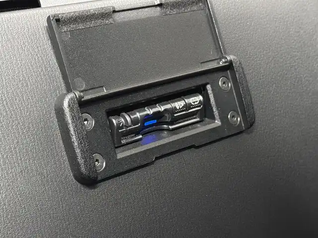 マツダ ロードスター S 三重県 2019(平31)年 3.8万km セラミックM プレミアムガソリン/FR/6F/純正 ラジオチューナー/（FM/AM/USB/AUX）/ビルトイン ETC（助手席シート背面）/i-ACTIVSENSE/リスク警報/・車線逸脱警報（LDWS）/・ブラインドスポットモニタリング（BSM）/事故回避支援/・スマートシティブレーキサポート（前進）/装備/・ファブリックシート/・マニュアルエアコン/・オートライト/・ハイビームコントロール（HBC）/・オートワイパー/・ステアリングスイッチ/・プッシュスタート/・純正16inAW/・クロス（布）ルーフ：黒/・本革巻きステアリング/など