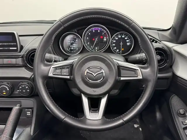 マツダ ロードスター S 三重県 2019(平31)年 3.8万km セラミックM プレミアムガソリン/FR/6F/純正 ラジオチューナー/（FM/AM/USB/AUX）/ビルトイン ETC（助手席シート背面）/i-ACTIVSENSE/リスク警報/・車線逸脱警報（LDWS）/・ブラインドスポットモニタリング（BSM）/事故回避支援/・スマートシティブレーキサポート（前進）/装備/・ファブリックシート/・マニュアルエアコン/・オートライト/・ハイビームコントロール（HBC）/・オートワイパー/・ステアリングスイッチ/・プッシュスタート/・純正16inAW/・クロス（布）ルーフ：黒/・本革巻きステアリング/など