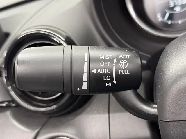 マツダ ロードスター S 三重県 2019(平31)年 3.8万km セラミックM プレミアムガソリン/FR/6F/純正 ラジオチューナー/（FM/AM/USB/AUX）/ビルトイン ETC（助手席シート背面）/i-ACTIVSENSE/リスク警報/・車線逸脱警報（LDWS）/・ブラインドスポットモニタリング（BSM）/事故回避支援/・スマートシティブレーキサポート（前進）/装備/・ファブリックシート/・マニュアルエアコン/・オートライト/・ハイビームコントロール（HBC）/・オートワイパー/・ステアリングスイッチ/・プッシュスタート/・純正16inAW/・クロス（布）ルーフ：黒/・本革巻きステアリング/など